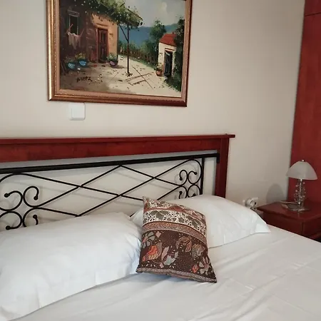 Olive Grove House Лименария