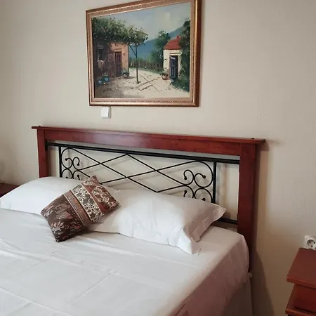 Olive Grove House Лименария